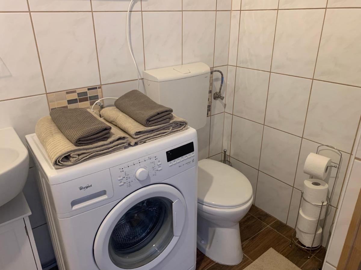 דירות סופרון Studio77 Apartman מראה חיצוני תמונה