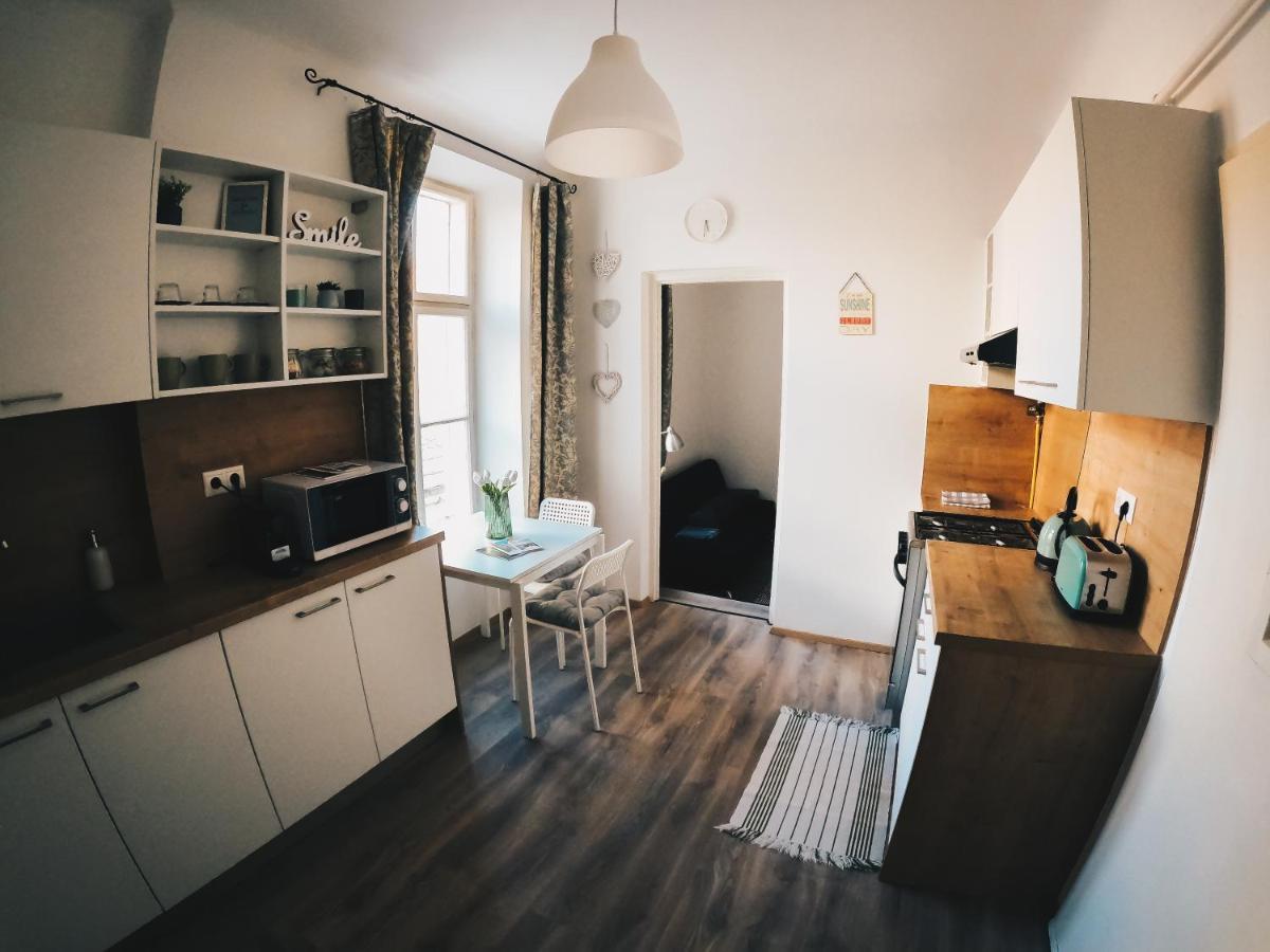 דירות סופרון Studio77 Apartman מראה חיצוני תמונה