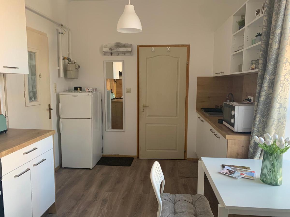 דירות סופרון Studio77 Apartman מראה חיצוני תמונה