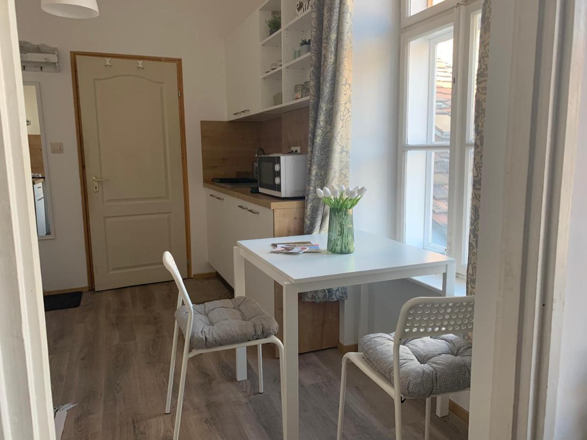דירות סופרון Studio77 Apartman מראה חיצוני תמונה